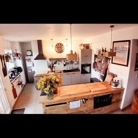 Maison Coeur De Village 250 M2 Piscine Clim *